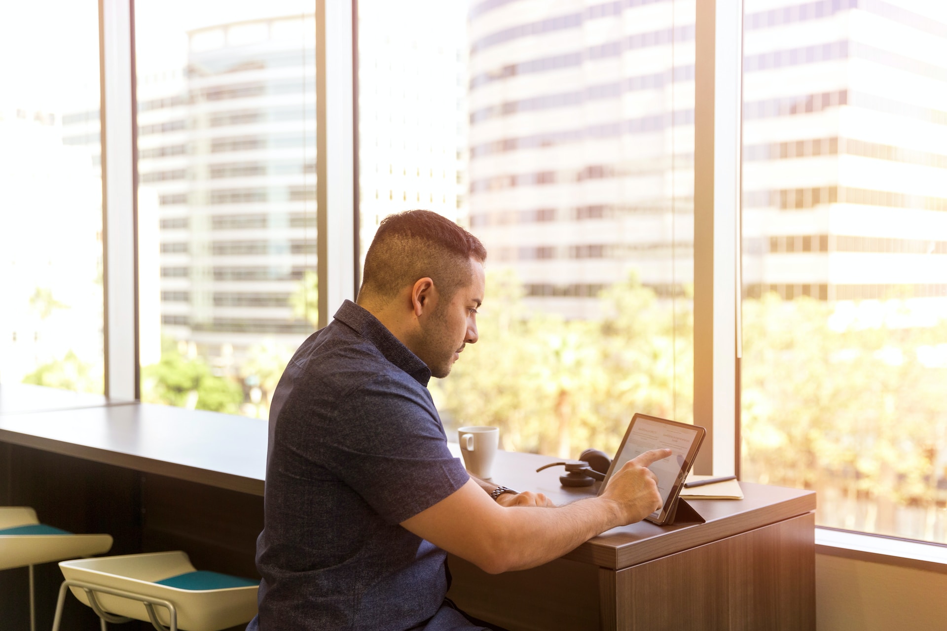 linkedin-sales-solutions-aF25Hq_GDiE-unsplash